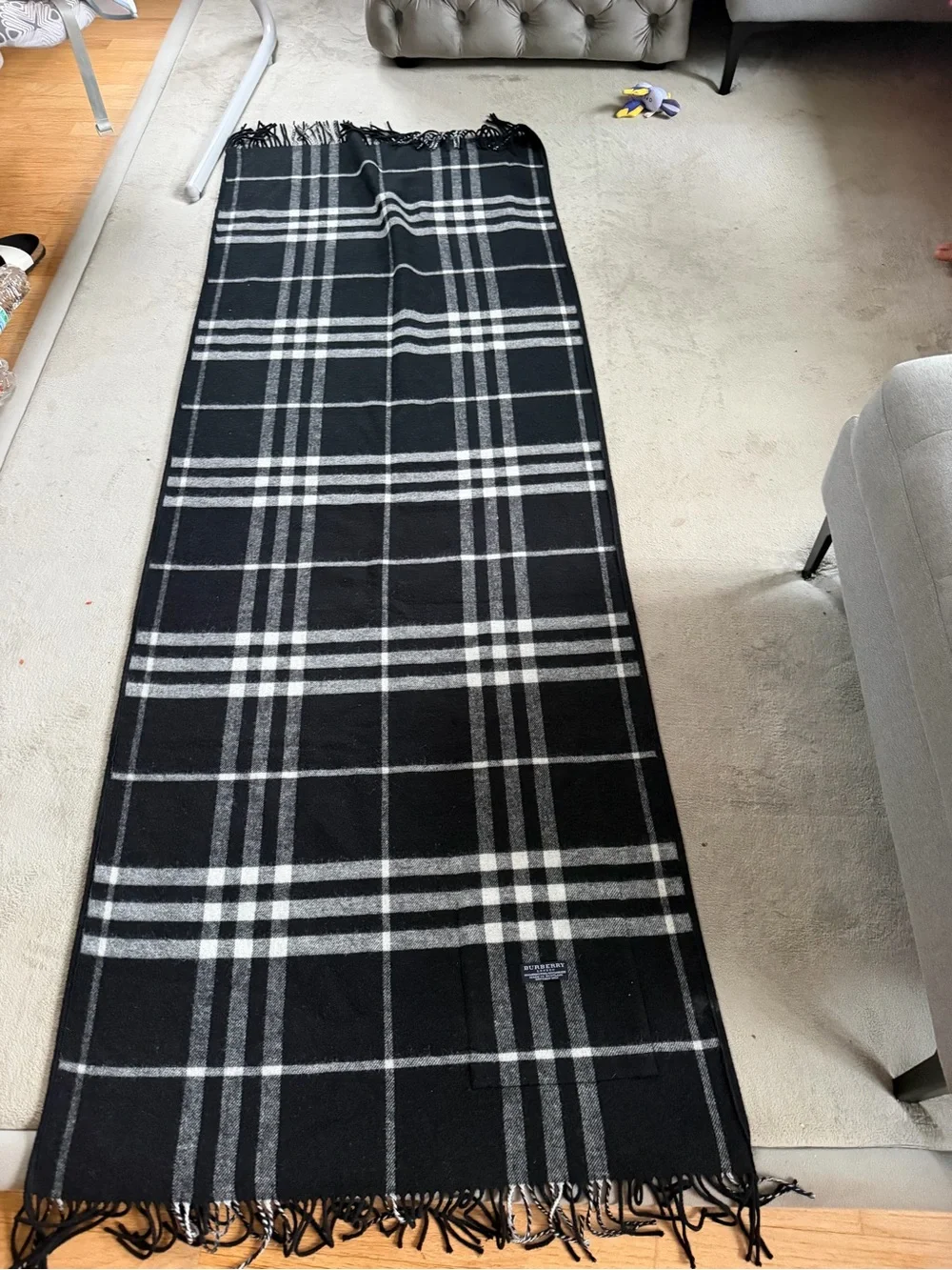 Burberry Black Fringe Knit Scarf with Front Pockets Helena reversible checks